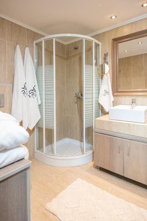 Amicasa Private Seaside Suite Pachis  Exterior photo