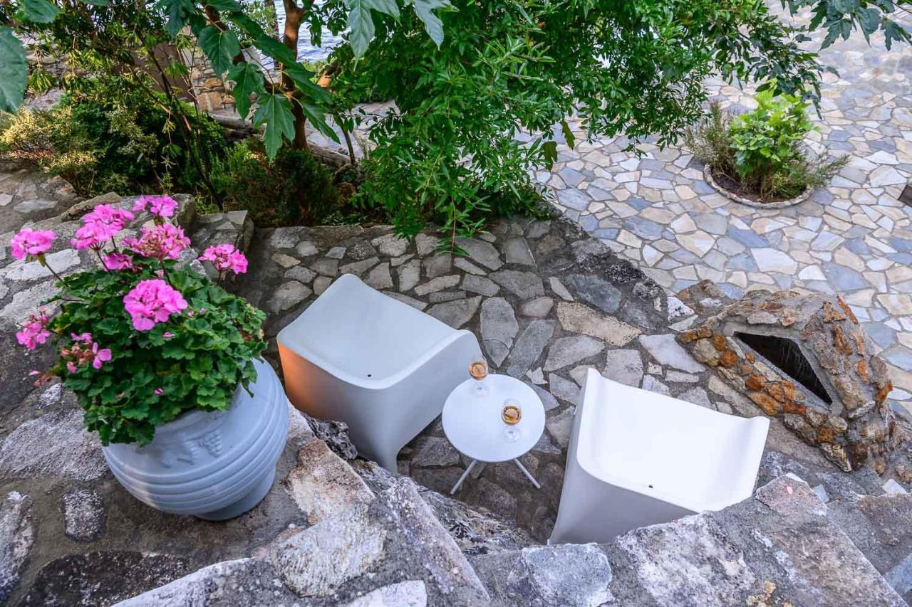 Amicasa Private Seaside Suite Pachis  Exterior photo